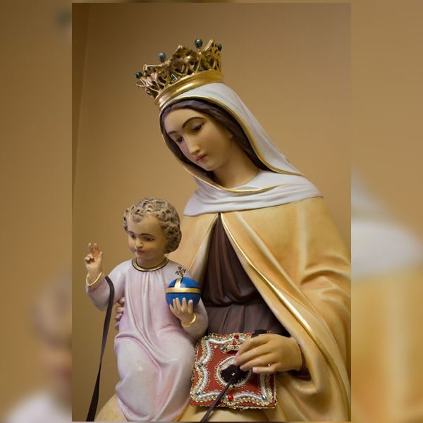 La-virgen-del-Carmen-y-el-significado-del-escapulario1 La-virgen-del-Carmen-y-el-significado-del-escapulario1